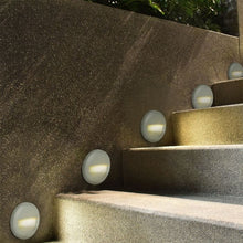 Carica l'immagine nel visualizzatore di Gallery, V-TAC FARETTO SEGNAPASSO LED A MONTAGGIO SUPERFICIALE ROTONDO 2W PER ESTERNO