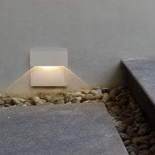 Carica l'immagine nel visualizzatore di Gallery, V-TAC FARETTO SEGNAPASSO LED A MONTAGGIO SUPERFICIALE QUADRATO 3W PER ESTERNO