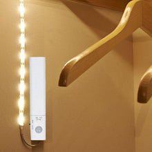 Cargar imagen en el visor de la galería, V-TAC STRISCIA LED 2,4W A BATTERIA CON SENSORE IP65