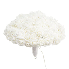 Carica l&#39;immagine nel visualizzatore di Gallery, Bouquet di  rose luminose bianche
