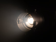 Cargar imagen en el visor de la galería, Eurolite LED PAR-64 COB 3000K 100W Zoom