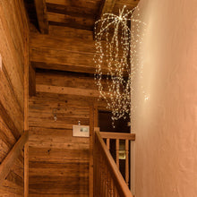 Carica l'immagine nel visualizzatore di Gallery, Cascata pioggia di luci led 1,4 metri, bianco caldo