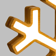 Carica l'immagine nel visualizzatore di Gallery, Fiocco di neve in legno naturale, 30 cm, led bianco caldo