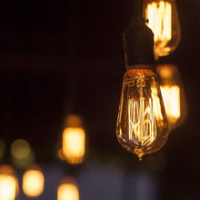 Carica l'immagine nel visualizzatore di Gallery, V-TAC LAMPADINA LED E27 4W BULB ST64 AMBRATA CON INCISIONI LASER