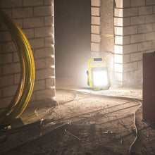 Carica l'immagine nel visualizzatore di Gallery, V-TAC FARO LED SMD 50W PORTATILE CON STAFFA E CAVO DI ALIMENTAZIONE SCHUKO