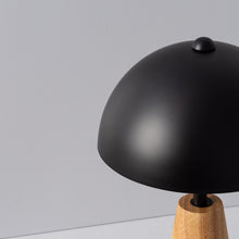 Carica l'immagine nel visualizzatore di Gallery, LAMPADA DA TAVOLO CARISMA