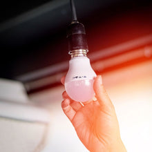 Carica l&#39;immagine nel visualizzatore di Gallery, V-TAC SMART VT-5119 LAMPADINA LED WI-FI E27 10W BULB A60 RGB+W 4IN1 DIMMERABILE
