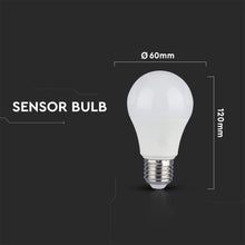 Carica l&#39;immagine nel visualizzatore di Gallery, V-TAC LAMPADINA LED E27 11W BULB A60 CON SENSORE DI MOVIMENTO A MICROONDE E CREPUSCOLARE

