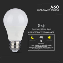 Carica l&#39;immagine nel visualizzatore di Gallery, V-TAC LAMPADINA LED E27 11W BULB A60 CON SENSORE DI MOVIMENTO A MICROONDE E CREPUSCOLARE
