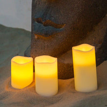 Carica l&#39;immagine nel visualizzatore di Gallery, SET 3 CANDELE AVORIO LED BIANCO CALDO
