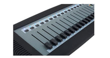 Carica l&#39;immagine nel visualizzatore di Gallery, Showtec Easy 16 DMX
