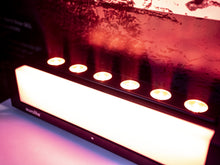 Carica l&#39;immagine nel visualizzatore di Gallery, Eurolite AKKU Bar-6 Glow QCL Flex Q-DMX
