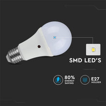 Carica l&#39;immagine nel visualizzatore di Gallery, V-TAC DUO PACK CONFEZIONE 2 LAMPADINE LED E27 9W BULB A60 CON SENSORE CREPUSCOLARE
