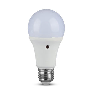 V-TAC LAMPADINA LED E27 9W BULB A60 CON SENSORE CREPUSCOLARE