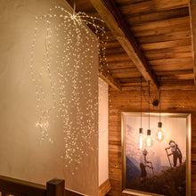 Cargar imagen en el visor de la galería, Cascata pioggia di luci led 1,4 metri, bianco caldo
