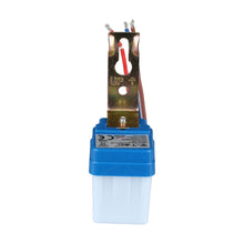 Carica l&#39;immagine nel visualizzatore di Gallery, V-TAC SENSORE FOTOCELLULA CREPUSCOLARE IP44 PER LAMPADINE

