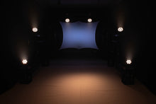 Carica l&#39;immagine nel visualizzatore di Gallery, Eurolite LED 7C-7 Silent Slim Spot
