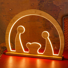 Carica l&#39;immagine nel visualizzatore di Gallery, Natività in legno naturale, 42 cm, led bianco caldo
