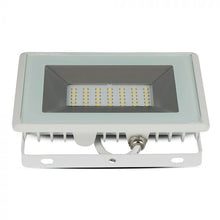 Carica l&#39;immagine nel visualizzatore di Gallery, V-TAC E-SERIES FARO LED SMD 30W ULTRA SOTTILE DA ESTERNO
