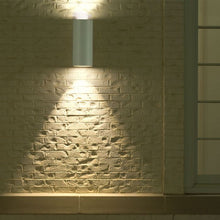 Carica l&#39;immagine nel visualizzatore di Gallery, V-TAC PORTALAMPADA DOPPIO WALL LIGHT DA MURO PER 2 LAMPADINE GU10 IP44
