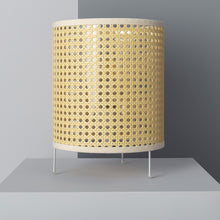 Cargar imagen en el visor de la galería, LAMPADA DA TAVOLO REJA
