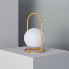 Carica l&#39;immagine nel visualizzatore di Gallery, LAMPADA DA TAVOLO HOLD
