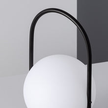 Carica l&#39;immagine nel visualizzatore di Gallery, LAMPADA DA TAVOLO HOLD

