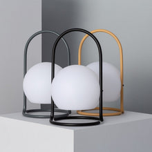 Carica l&#39;immagine nel visualizzatore di Gallery, LAMPADA DA TAVOLO HOLD
