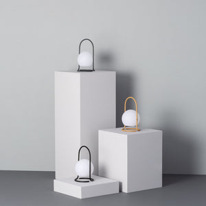 LAMPADA DA TAVOLO HOLD