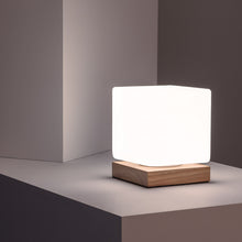 Cargar imagen en el visor de la galería, LAMPADA DA TAVOLO CUBO
