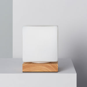 LAMPADA DA TAVOLO CUBO